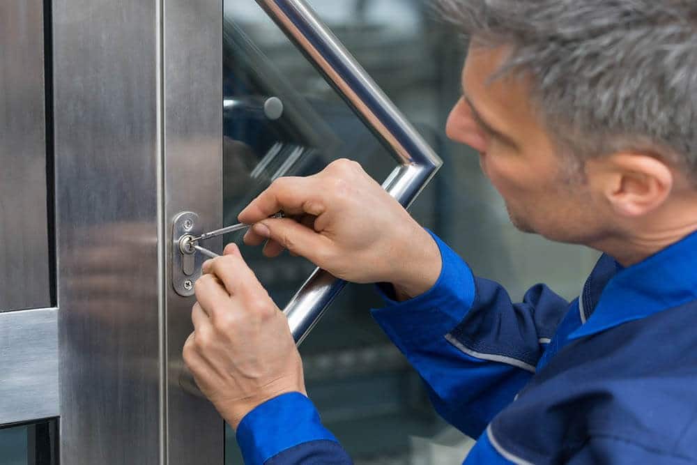 Comment changer la Poignée de Porte Intérieure d'une voiture sans