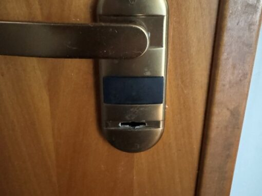 Ouverture de porte blindée claquée à la radio à Bagneux