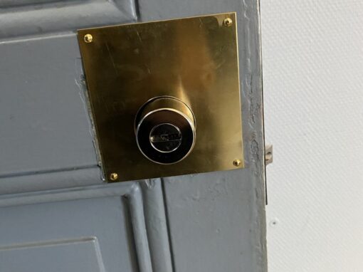 Ouverture de porte claquée à la radio à Asnières-sur-Seine