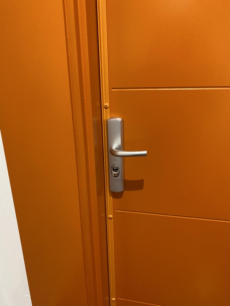 Cornières Antipinces et poignée Blindée double béquille à Clichy Cornières Antipinces et poignée Blindée double béquille à Clichy